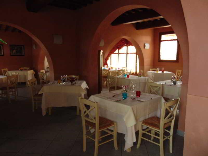 פונסאקו Resort Casale Le Torri מראה חיצוני תמונה