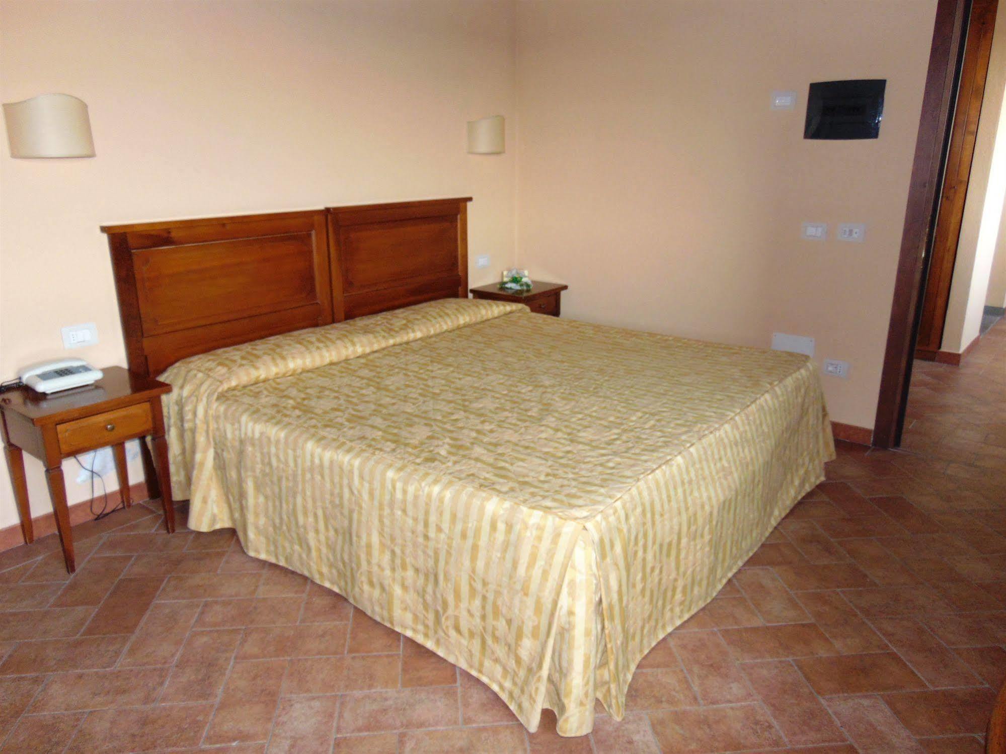 פונסאקו Resort Casale Le Torri מראה חיצוני תמונה